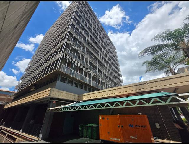 660M² BUILDING FOR SALE IN PRETORIA WEST